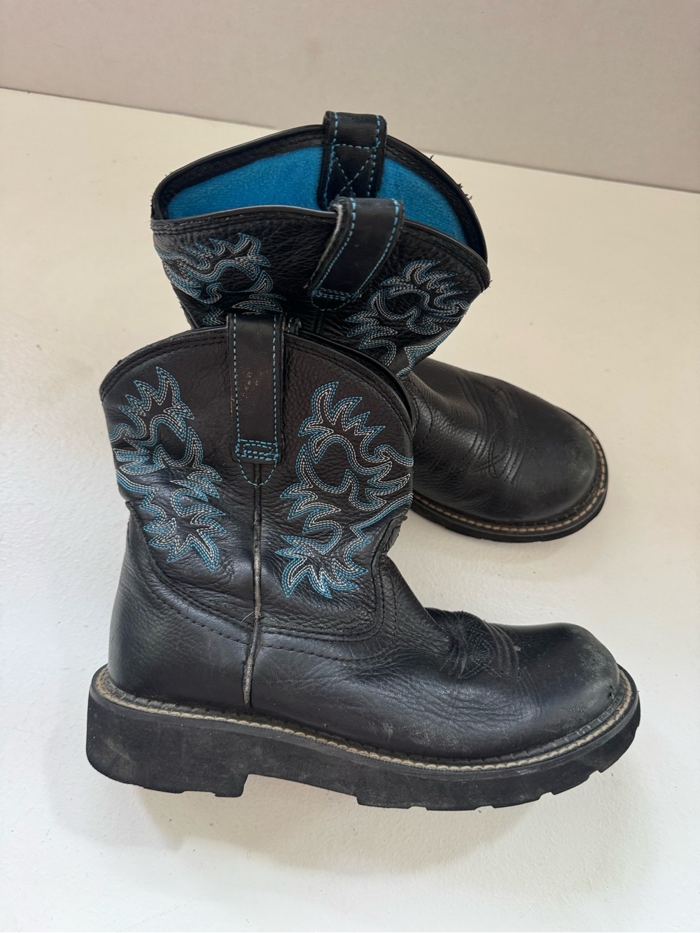 Ariat Fatbaby cowgirl boots turquoise and blue stitching size 7.5 women’s